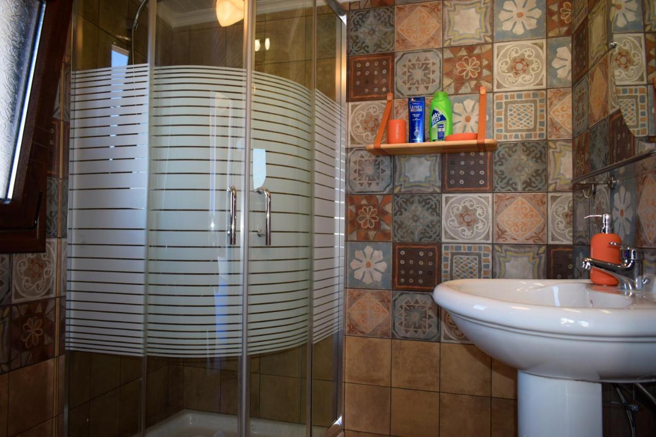 הוילה ארנאיה Renovated Old Manor House With Yard מראה חיצוני תמונה