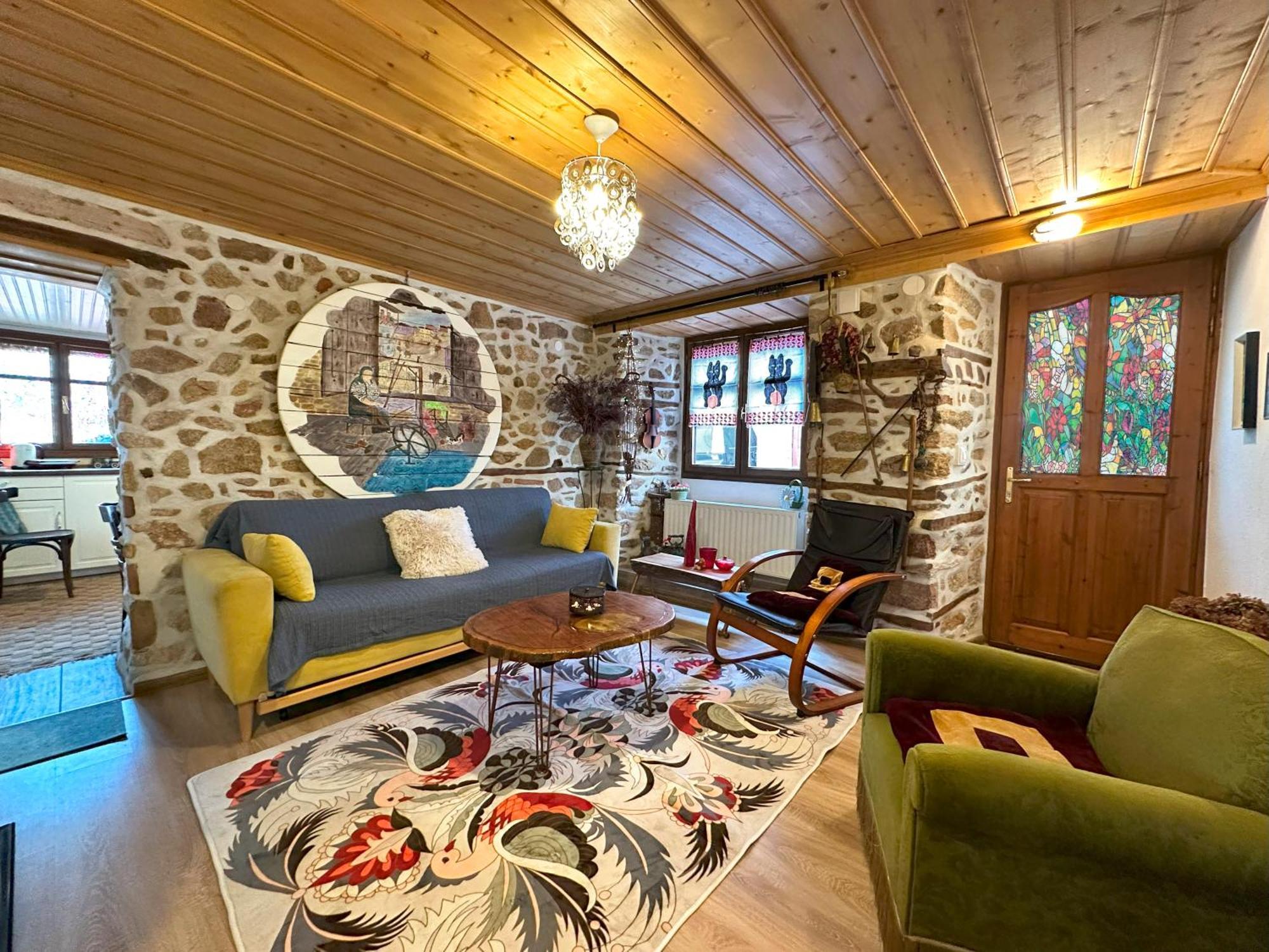 הוילה ארנאיה Renovated Old Manor House With Yard מראה חיצוני תמונה